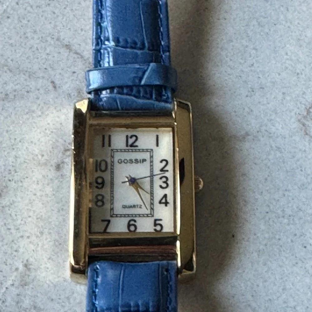 Gossip Womens Gold Tone Tank Watch Blue Croc Leather Band GSP173E Japan‎ Movt